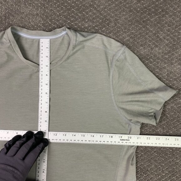 Ten Thousand Shirt Men's Medium Gray The Versatile Tee Performance Gym Running - Picture 8 of 10
